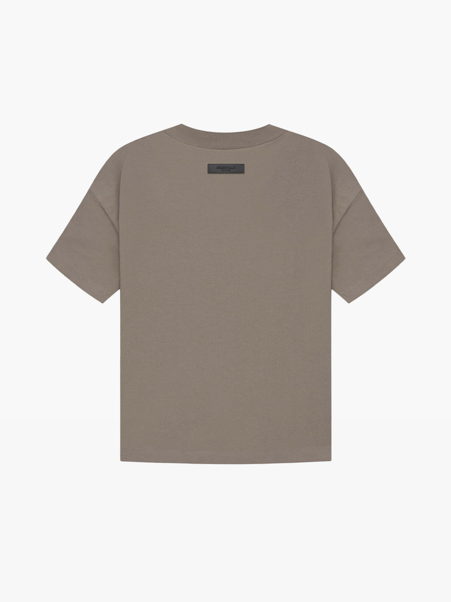 essentials 2022 core collection tee desert taupe